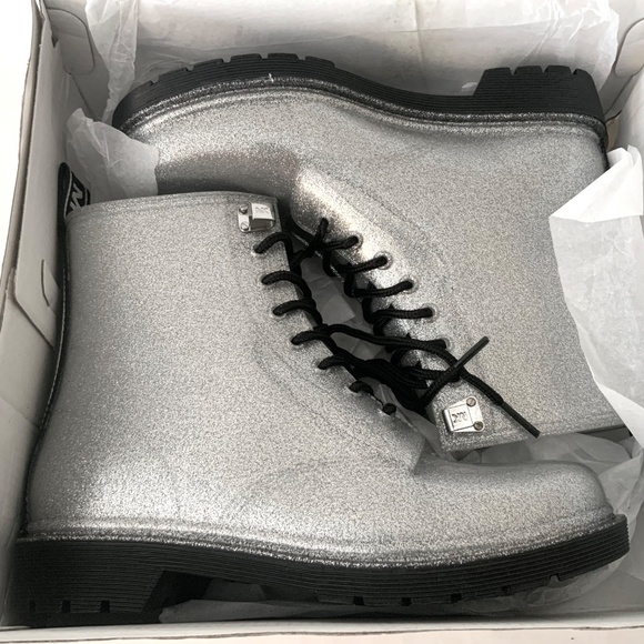MICHAEL KORS Tavie Silver Logo Tape Lug Sole Lace-Up Rain Bootie Fashion Boots 8 - Picture 6 of 16